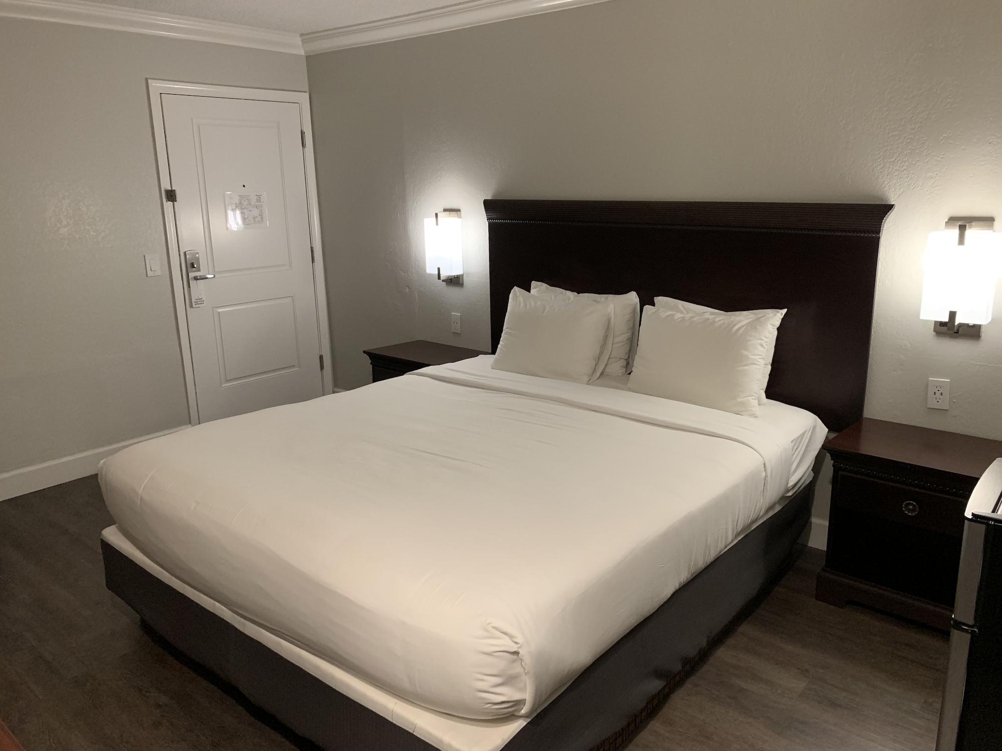 Stargazer Inn And Suites Monterey Exteriér fotografie