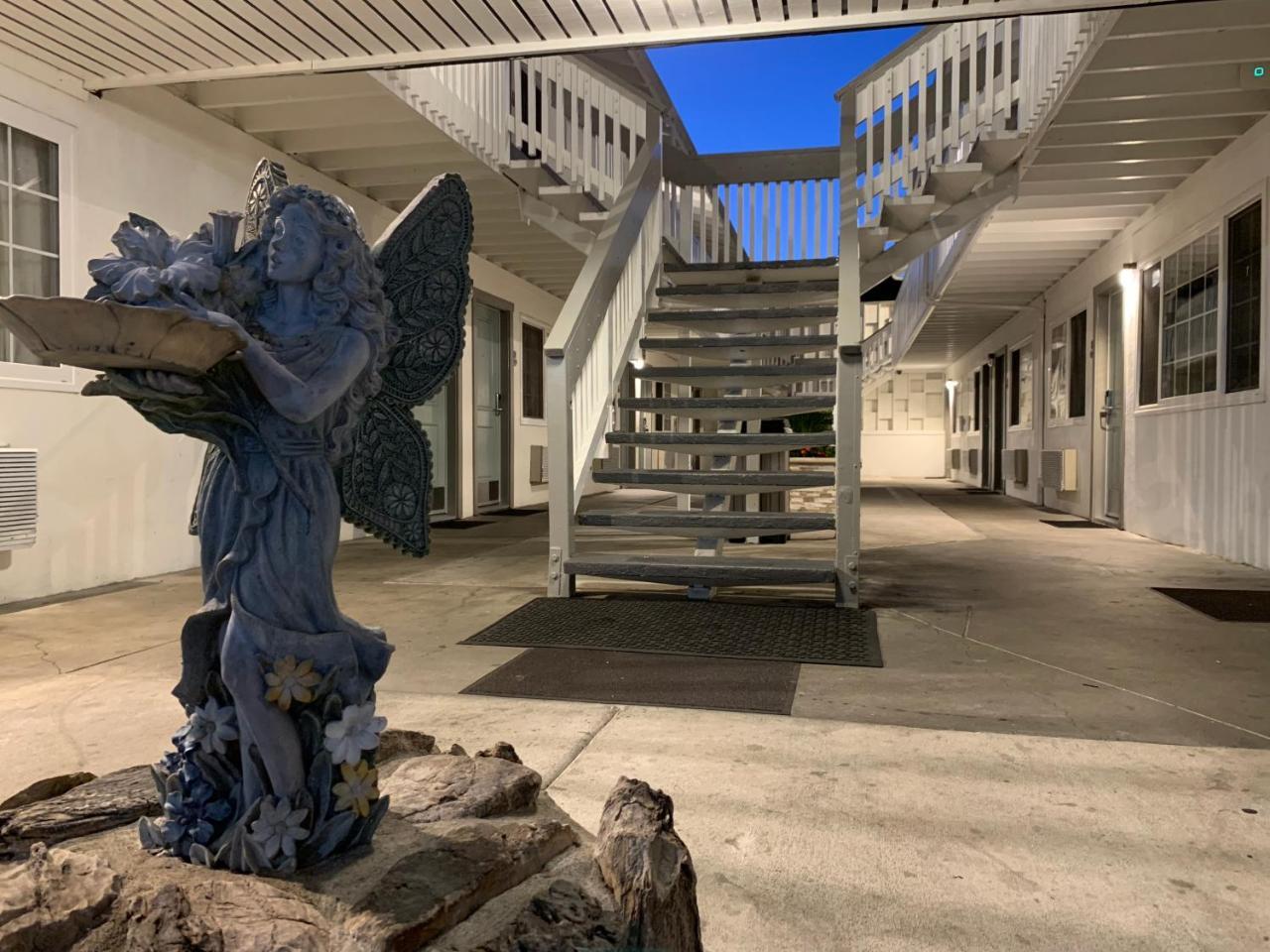 Stargazer Inn And Suites Monterey Exteriér fotografie